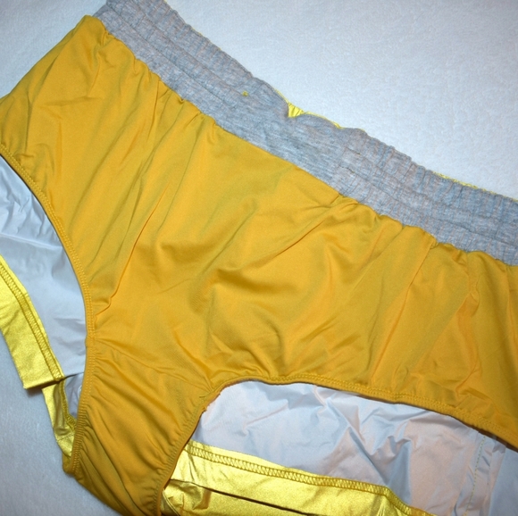 FP Movement Moonlight Reflective Shorts Yellow - Picture 6 of 12